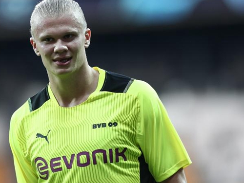 名宿：在我看来莱奥是边锋不是前锋；他配得上米兰10号球衣（名宿：莱奥更像边锋而非前锋，配得上米兰10号战袍）