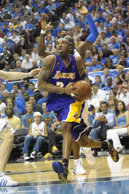 比利亚雷亚尔vs赫塔费：阿约塞-佩雷斯、帕雷霍首发，马约拉尔、马里奥-马丁出战（比利亚雷亚尔迎战赫塔费：阿约塞-佩雷斯、帕雷霍首发；马约拉尔、马里奥-马丁登场）