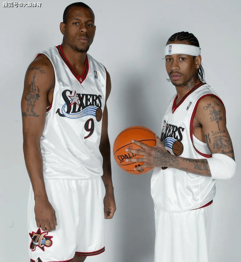 状态火热！杰伦威19中11轰赛季新高25分（火力全开！杰伦·威19投11中砍下赛季新高25分）