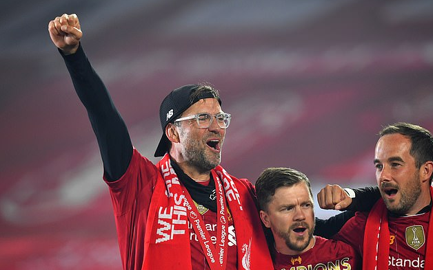 埃姆雷-詹：我还没有恢复到100%；我在中后卫位置上感觉很舒适（埃姆雷-詹：尚未恢复至100%，但踢中后卫让我很舒服）