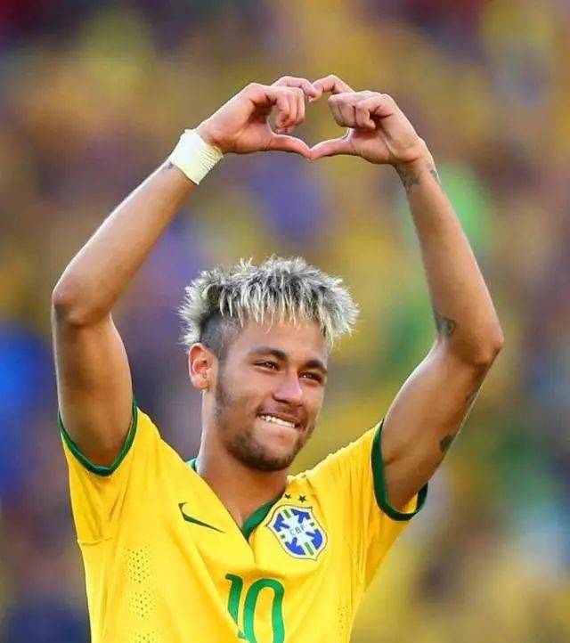 热议U16男足晋级：09三个中锋很幸福，希望终结无缘世少赛（U16男足晋级引热议：09梯队三中锋豪华，期待终结世少赛无缘纪录）