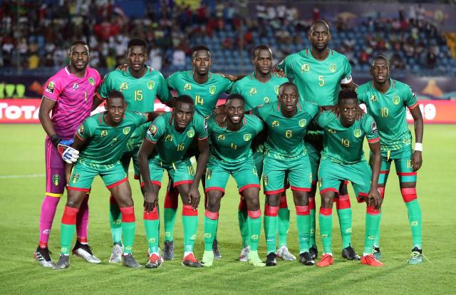 CBA球队战绩分析及焦点对决回顾（CBA各队战况解读与焦点之战盘点）