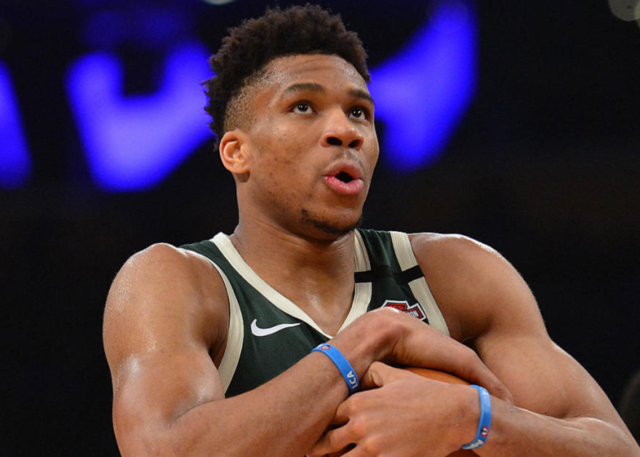 官方：2025FIFA年度最佳颁奖仪式于北京时间12月17日1点举行（FIFA官宣：2025年度最佳颁奖典礼将于北京时间12月17日1时举行）