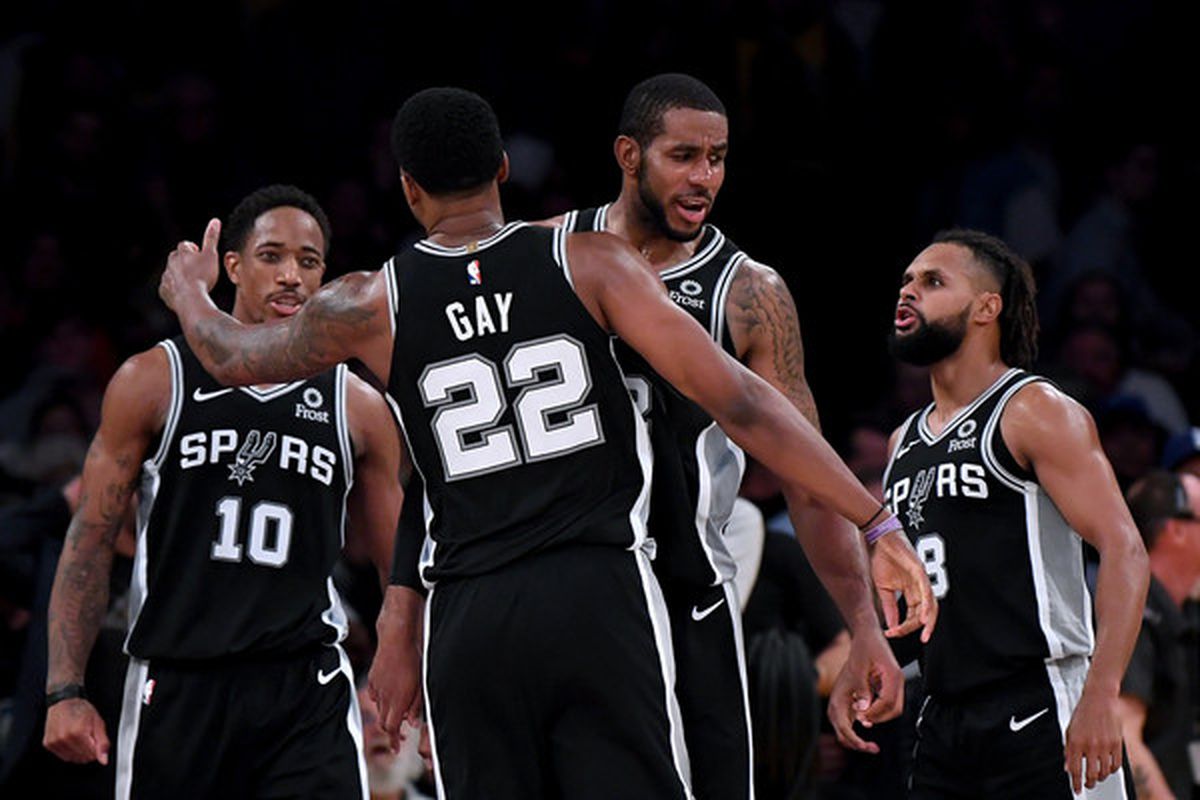 亚马尔被换下后不太高兴？弗里克打趣：下场我就让亚马尔替补（亚马尔被换显不满？弗里克笑称：下一场让他当替补）