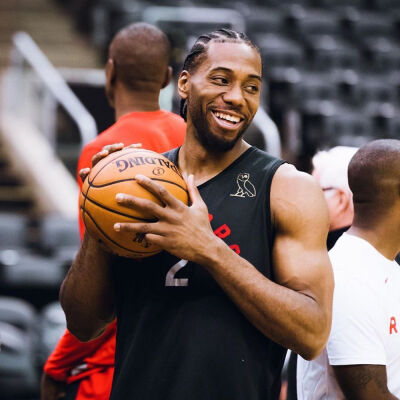 鲁本·阿莫林赛后力挺约罗：从失误中成长，曼联未来可期（鲁本·阿莫林赛后为约罗发声：在失误中成长，曼联前景光明）