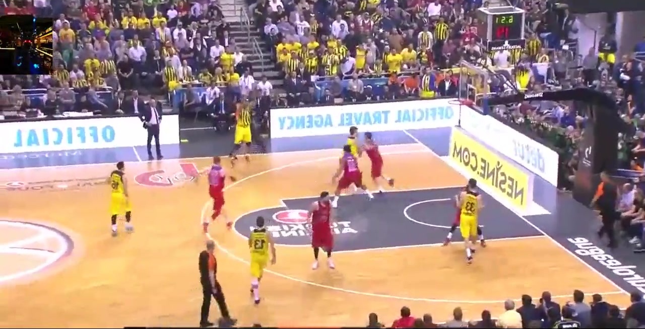 里贝里儿子赛义夫身穿阿尔及利亚球衣自拍，引起热议（里贝里之子赛义夫晒阿尔及利亚球衣自拍，引发热议）