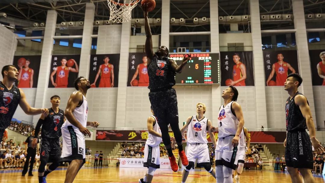 斯皮纳塞：圣西罗首秀是所有孩子的梦想；我的特点更像图拉姆（斯皮纳塞：圣西罗处子秀圆童年梦，球风更接近图拉姆）