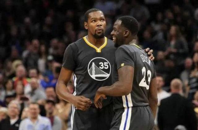 🎮KeSPA杯战报：Zeka阿卡丽超神砍13杀，HLE鏖战三局力克T1（KeSPA杯速报：Zeka阿卡丽砍下13杀，HLE三局苦战击败T1）