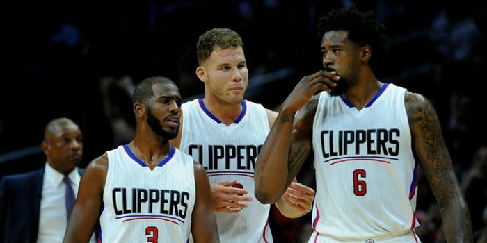 西媒：莫德里奇渴望在皇马结束职业生涯，主动提出过不同降薪方案（西媒称莫德里奇希望在皇马谢幕，曾主动递交多种降薪方案）