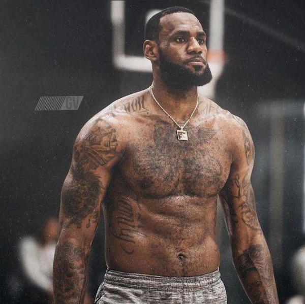 马特拉齐：罗纳尔多是梅西和C罗的结合体，我从不直接防守他（马特拉齐：大罗集梅西与C罗之长，我从不正面盯防他）