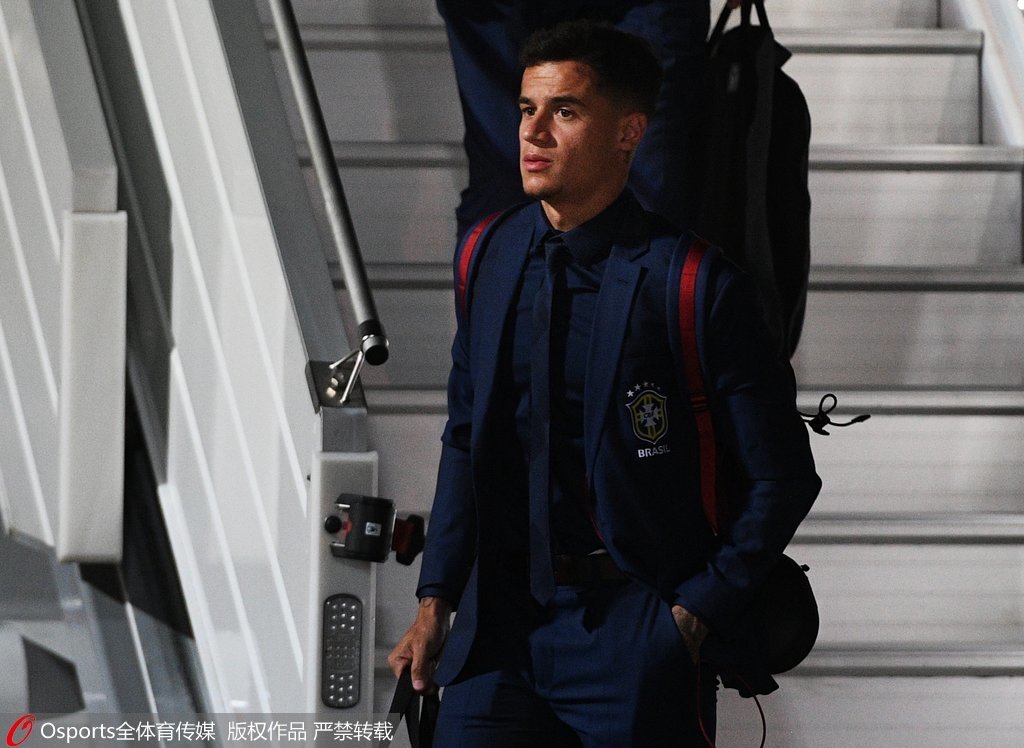 上海vs吉林大名单出炉：张镇麟迎首秀！（沪吉对决名单公布：张镇麟将迎来首秀）