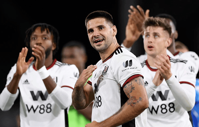 亚当·沃顿希望加盟有欧冠资格的新球队。（亚当·沃顿有意转会至具备欧冠资格的新东家）