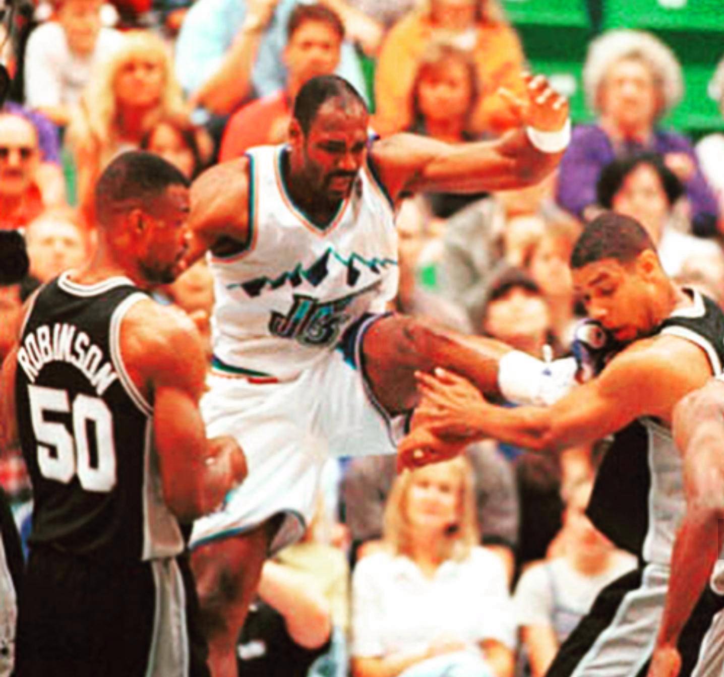 墨尔本胜利主帅：麦克阿瑟拥有双塔，我们必须要限制对手传中（墨尔本胜利主帅：麦克阿瑟双塔威胁大，我们必须压制其传中）