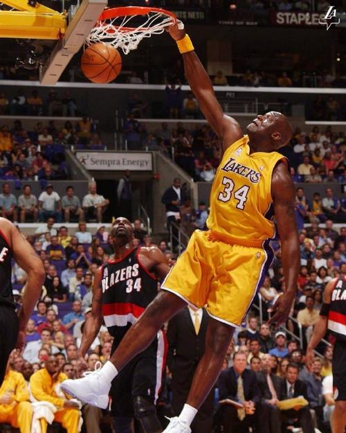 “举重之乡”托举生命重量 一份特殊“伴手礼”递出城市暖心名片（举重之乡托起生命之重，特别伴手礼递出城市温情名片）