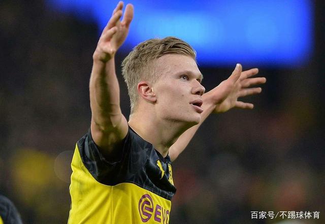 球星突破防线制造绝佳机会（球星强突撕裂防线创造黄金机会）