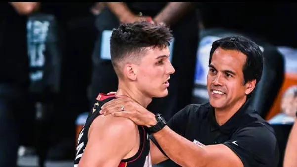 浙江队表现稳定（浙江队发挥稳健）