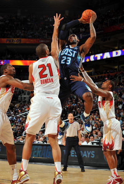 中国球员留洋要分几步走？看看日本足球的“参考答案”（中国球员留洋如何分步推进？日本足球给出示范答案）