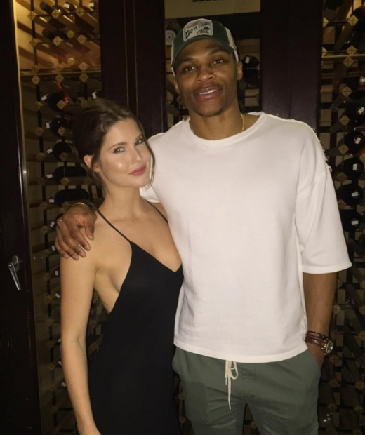 湖人新阵容磨合效果如何？（湖人新阵容磨合成效几何？）