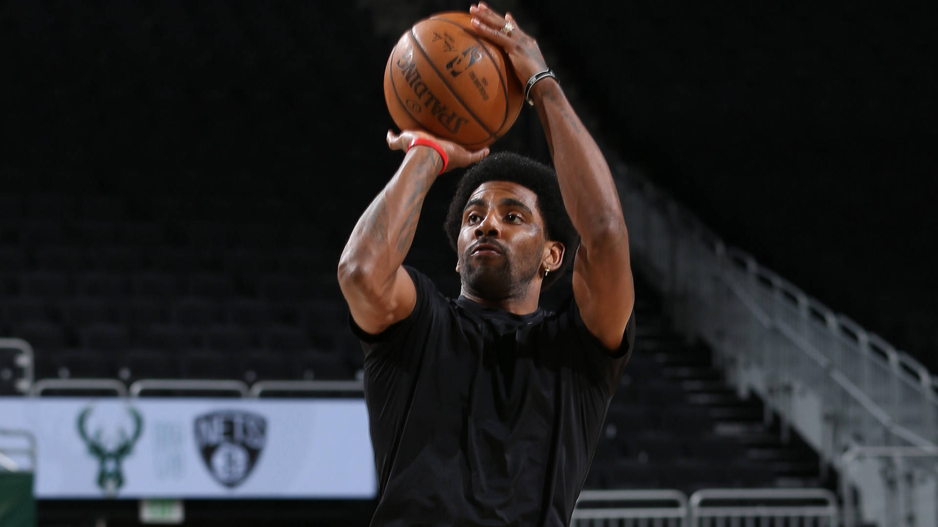 伊劳拉：我当然希望塞梅尼奥留队，但有些情况我们无法掌控（伊劳拉：盼塞梅尼奥留队，但有些事不由我们决定）