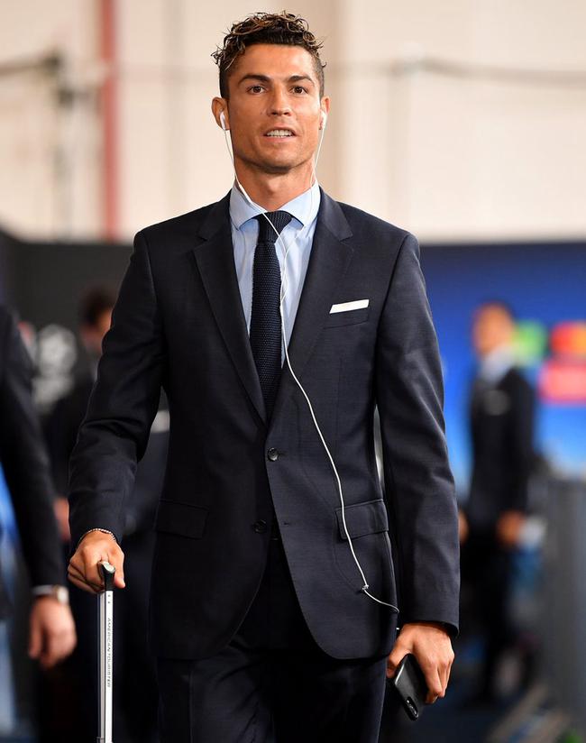 查克解析 ｜ 逐帧拆解：伦纳德技术细节解析，41分赛季最佳单场表现（查克逐帧解读：伦纳德41分赛季巅峰战的技术细节）